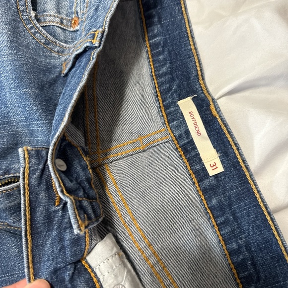 Levi's Classic Indigo Blue Boyfriend Jeans - Picture 2 of 8